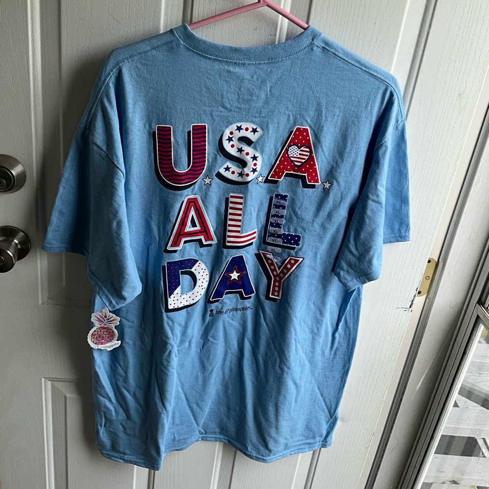 NWT LOVE AND PINEAPPLES XL SS TEE
